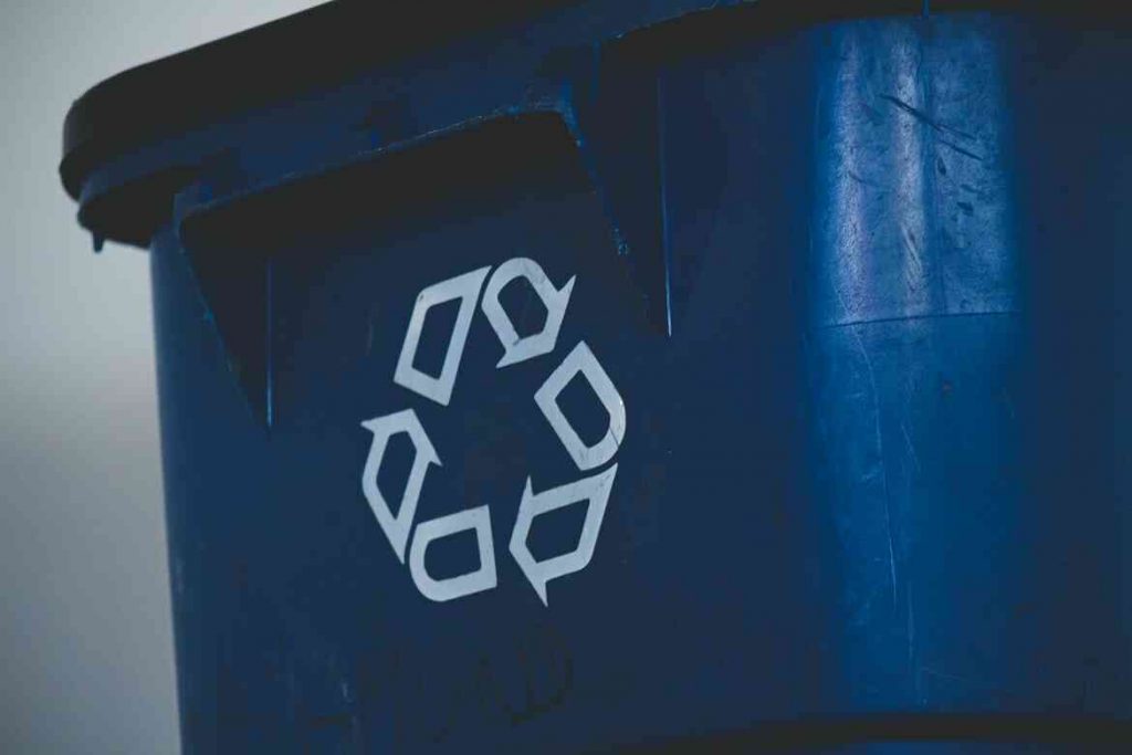 Garbage bin rental.